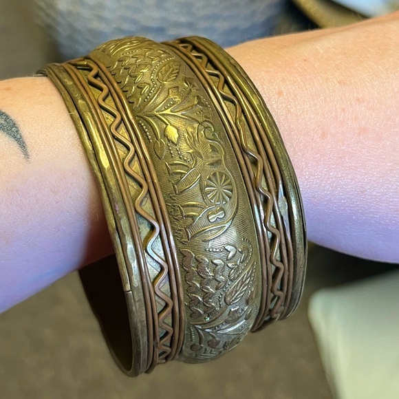 Vintage Jewelry - Vintage Brass Elephant Bangle Bracelet